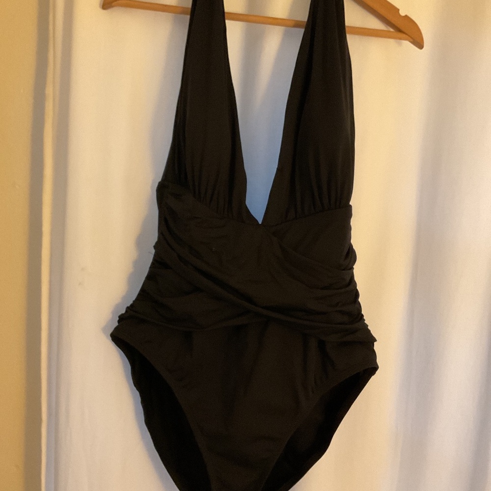 La Blanca Women’s one piece swimsuit, black size 14